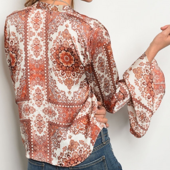 LAST 1!! CREAM BRICK TIE FRONT TOP - Picture 2 of 2